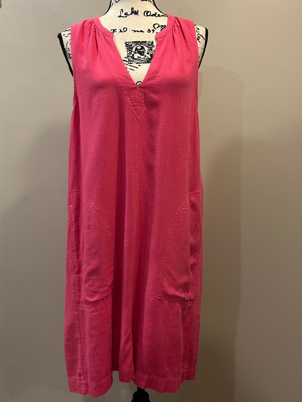Splendid Linen Blend V-Neck Sleeveless Shift Dress